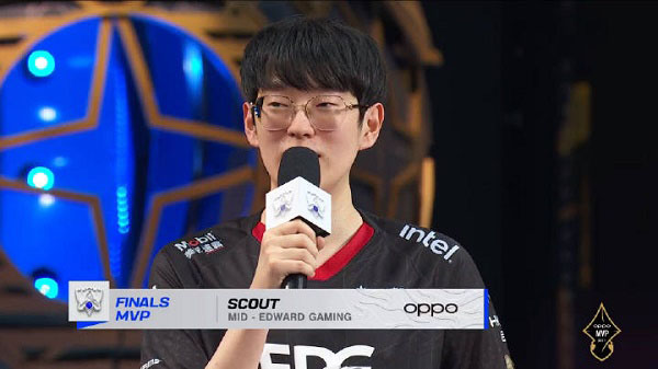 她在前九洞 她在前九洞